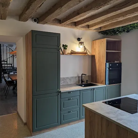 Grand Centre Apartment